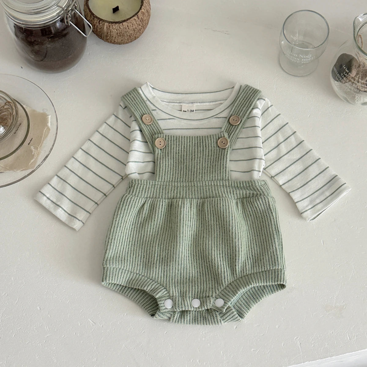 2-Piece Baby Crawling Suit Set in Green and White for 0-18 Months