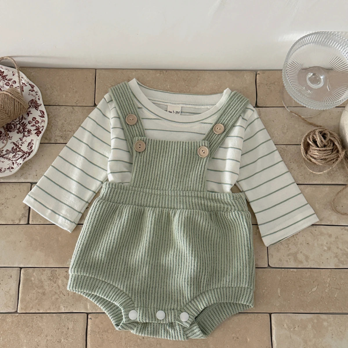 2-Piece Baby Crawling Suit Set in Green and White for 0-18 Months