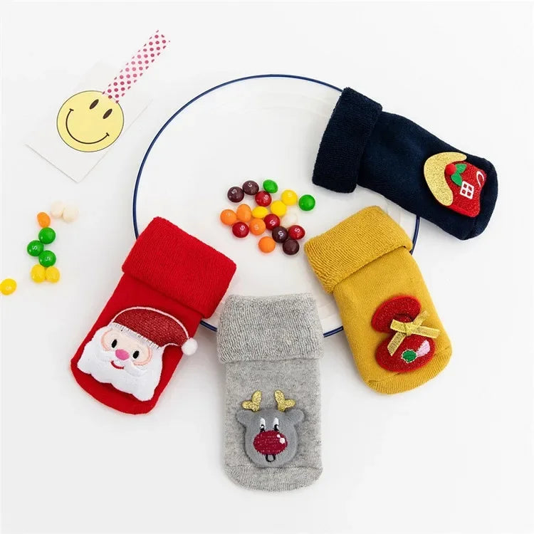 Non-slip Winter Socks for Newborns & Toddlers - Santa Design