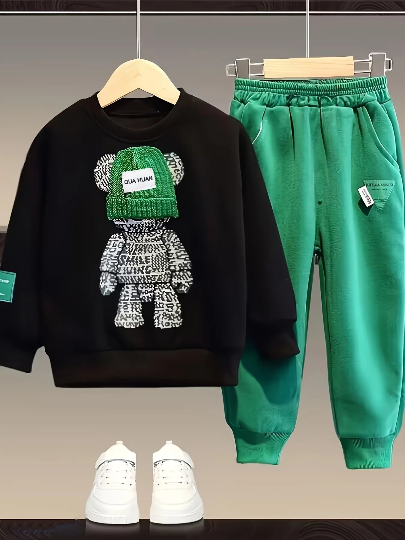 Boys' Two-Piece Sweatshirt and Pants Set for Fall and Spring