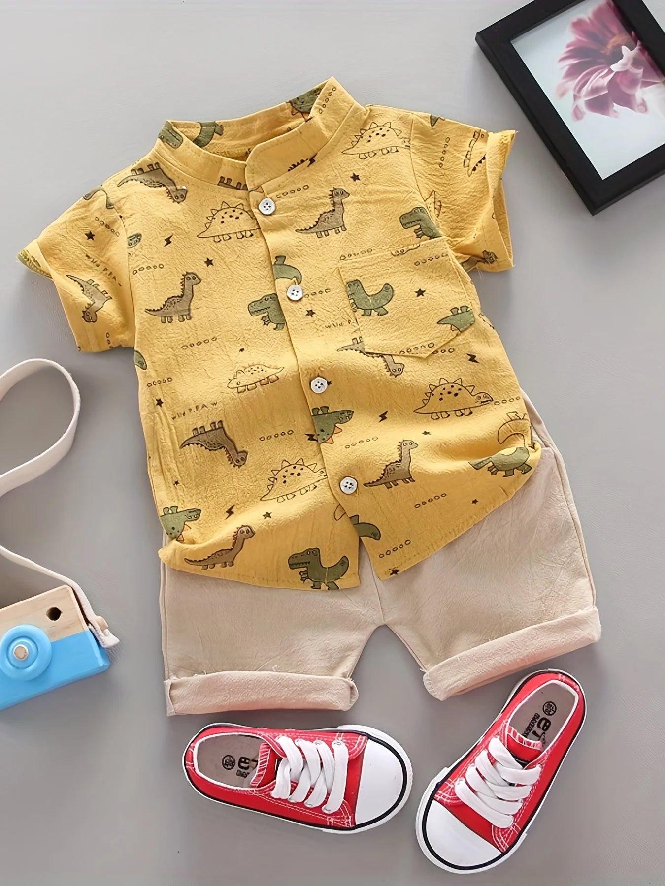 Dinosaur Print Short Sleeve Outfit Set for Infants and Toddlers
